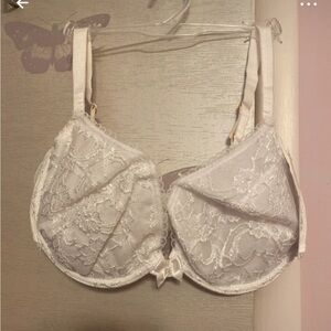 Grenier Elegant White Lace underwire Bra 44B NWT